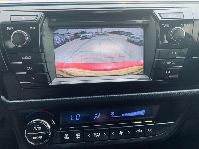 Toyota Corolla Vehicle Full-screen Gallery Image 26