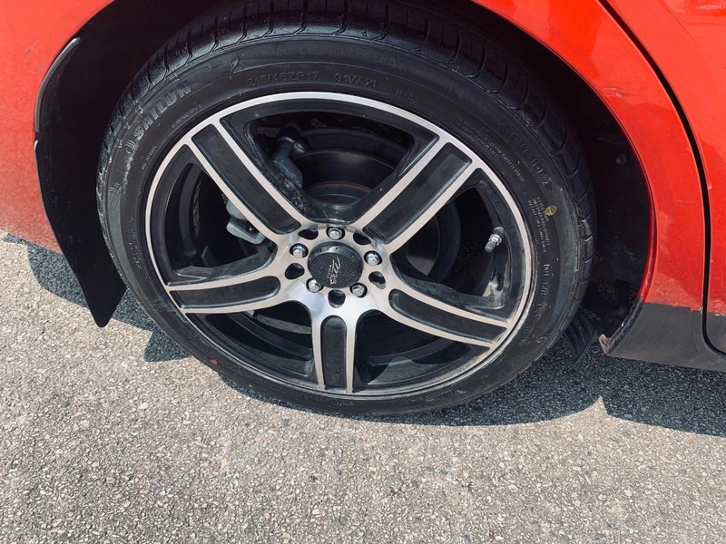 Toyota Corolla Vehicle Full-screen Gallery Image 30