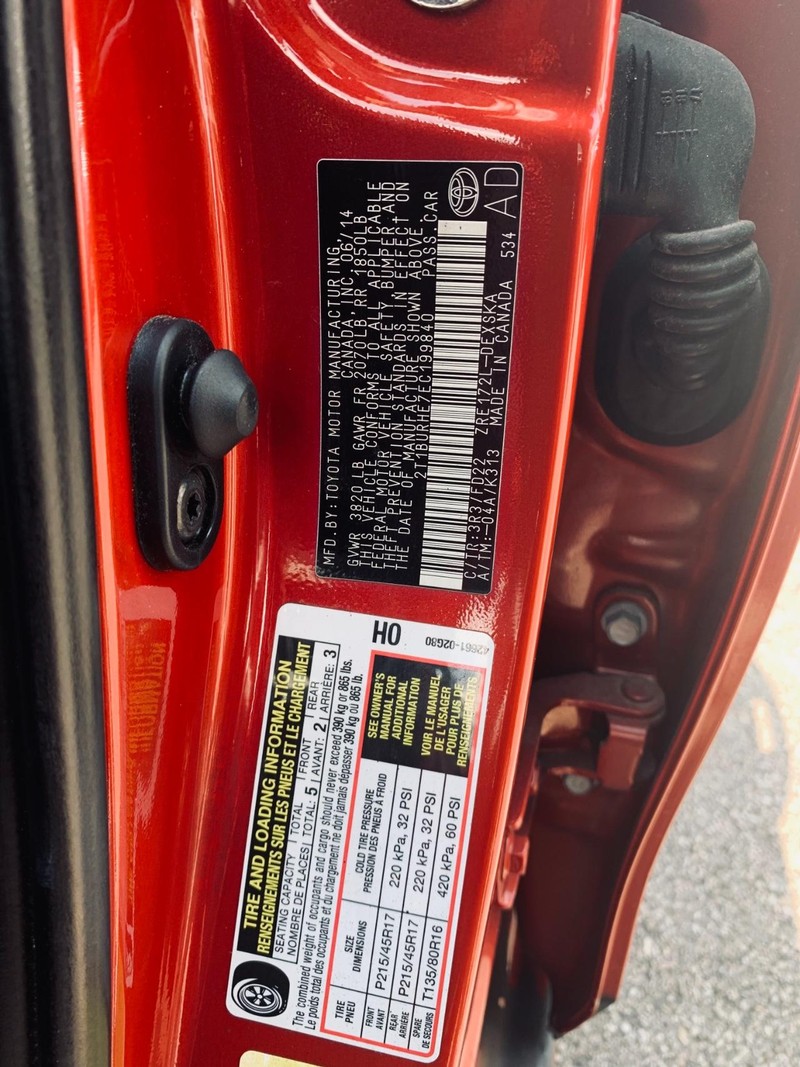 Toyota Corolla Vehicle Full-screen Gallery Image 31