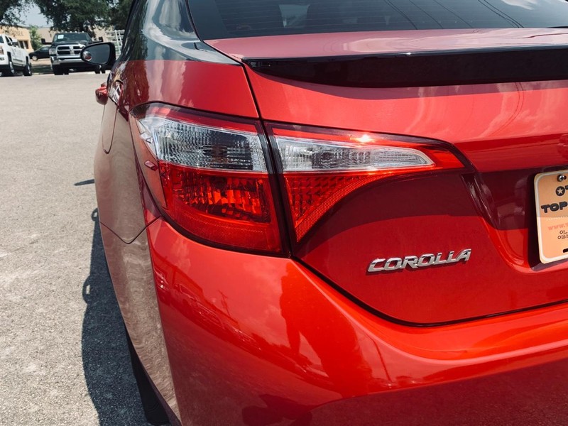 Toyota Corolla Vehicle Full-screen Gallery Image 34