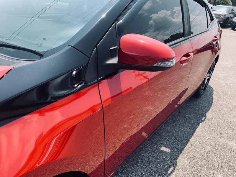 Toyota Corolla Vehicle Full-screen Gallery Image 35