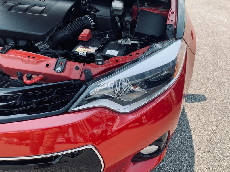 Toyota Corolla Vehicle Full-screen Gallery Image 38