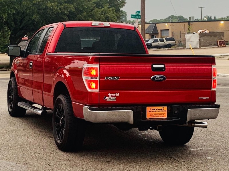 Ford F-150 Vehicle Full-screen Gallery Image 09