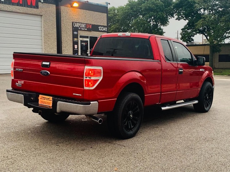 Ford F-150 Vehicle Full-screen Gallery Image 12