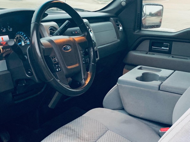 Ford F-150 Vehicle Full-screen Gallery Image 30