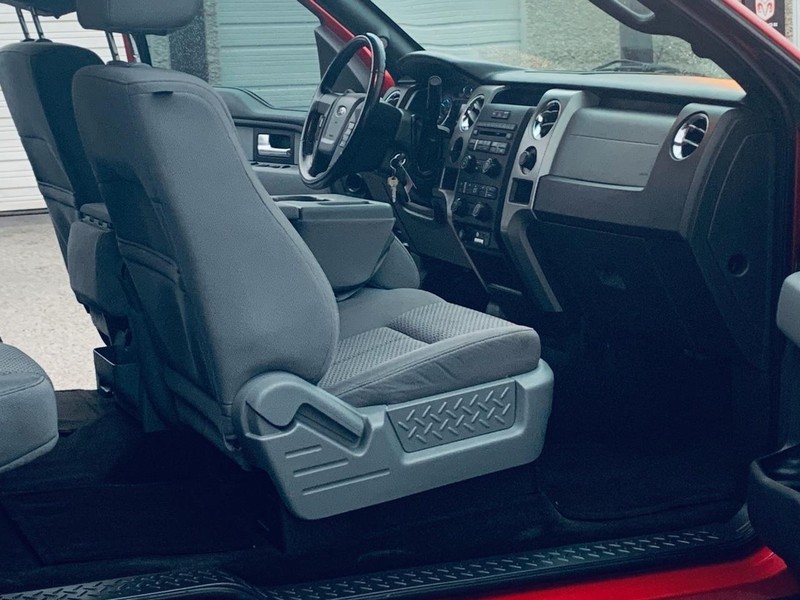 Ford F-150 Vehicle Full-screen Gallery Image 34