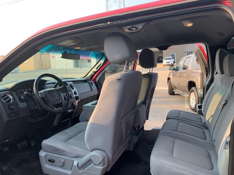 Ford F-150 Vehicle Full-screen Gallery Image 38