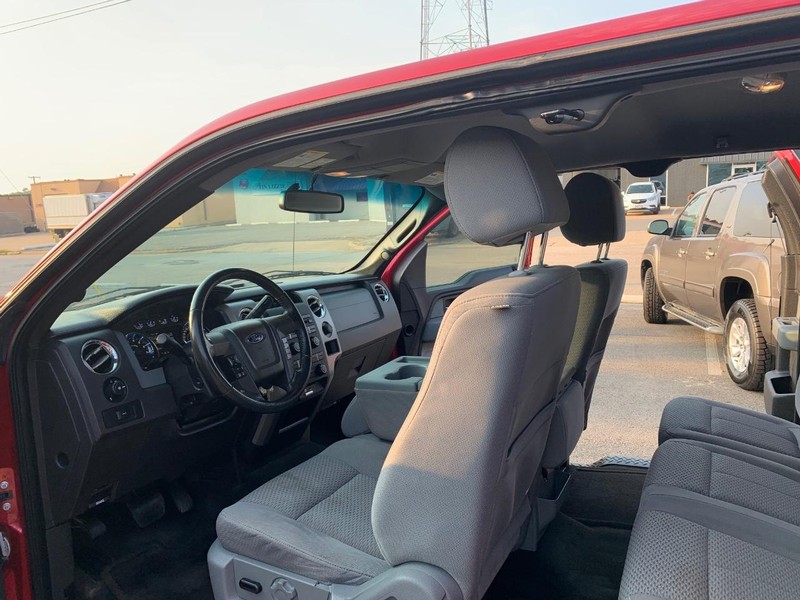 Ford F-150 Vehicle Full-screen Gallery Image 39