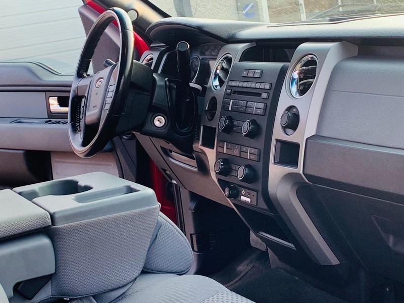 Ford F-150 Vehicle Full-screen Gallery Image 42