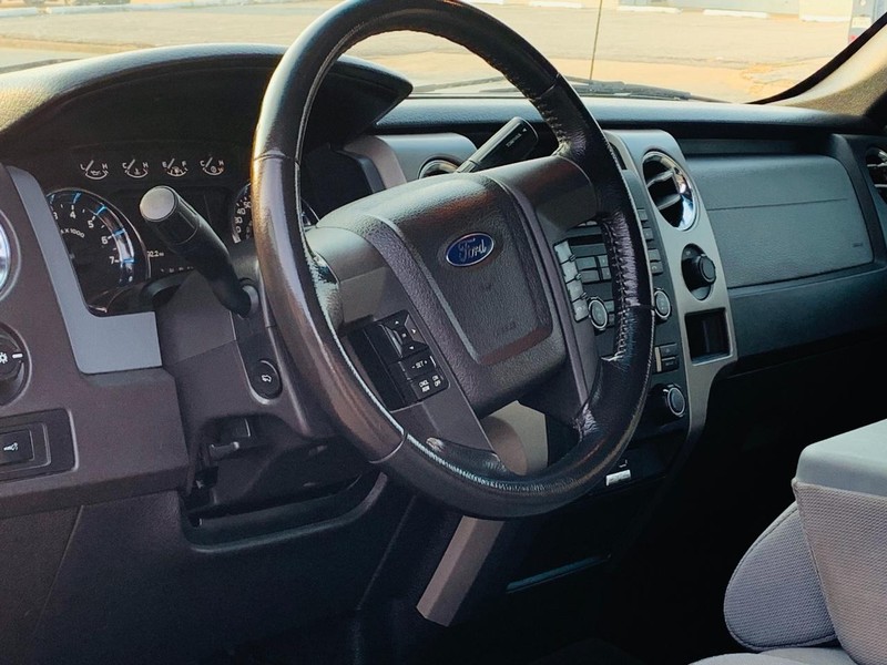 Ford F-150 Vehicle Full-screen Gallery Image 45