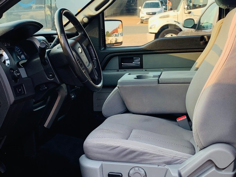 Ford F-150 Vehicle Full-screen Gallery Image 46