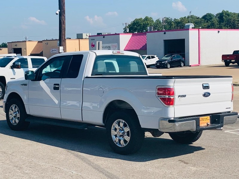 Ford F-150 Vehicle Full-screen Gallery Image 9