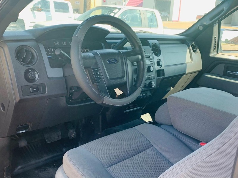 Ford F-150 Vehicle Full-screen Gallery Image 19