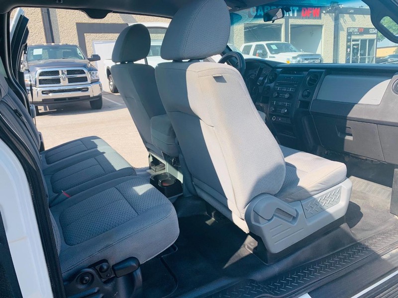 Ford F-150 Vehicle Full-screen Gallery Image 25