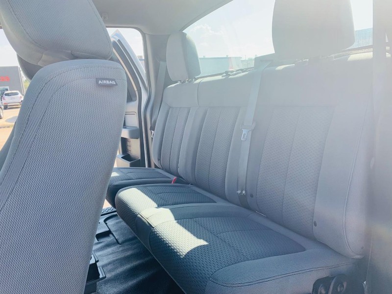 Ford F-150 Vehicle Full-screen Gallery Image 26