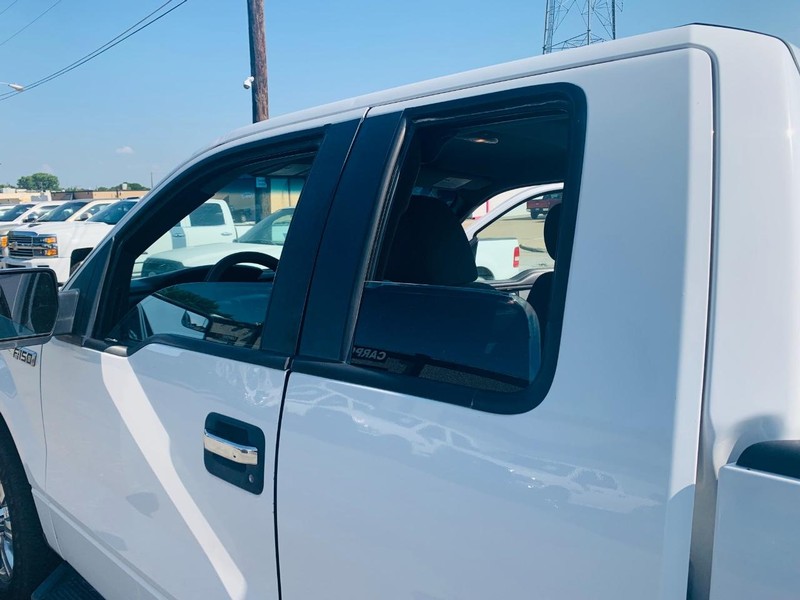 Ford F-150 Vehicle Full-screen Gallery Image 28