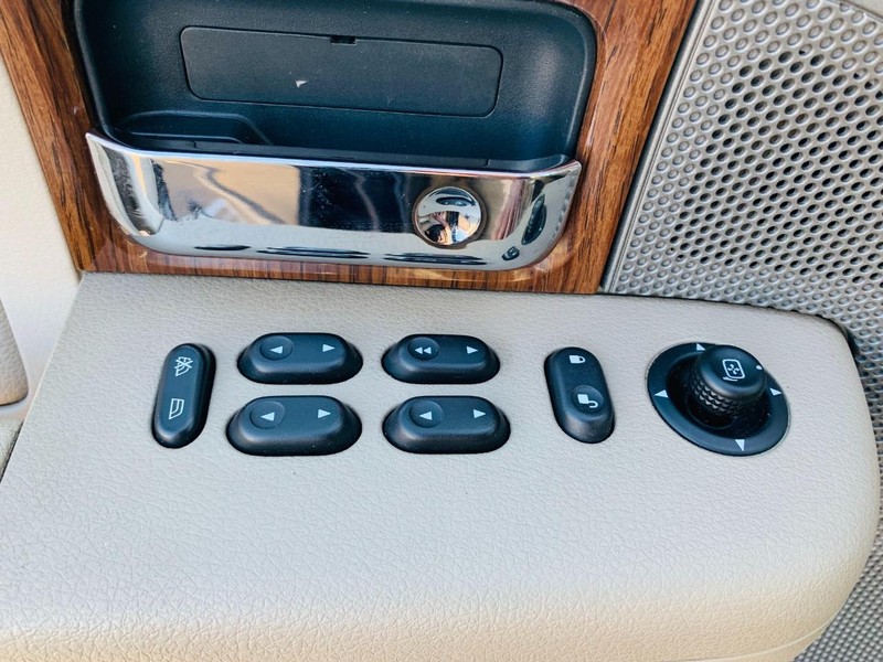 Ford F-150 Vehicle Full-screen Gallery Image 37