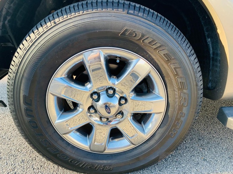 Ford F-150 Vehicle Full-screen Gallery Image 39