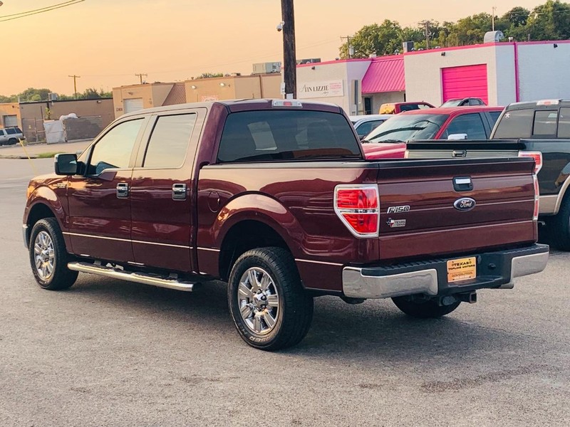 Ford F-150 Vehicle Full-screen Gallery Image 18