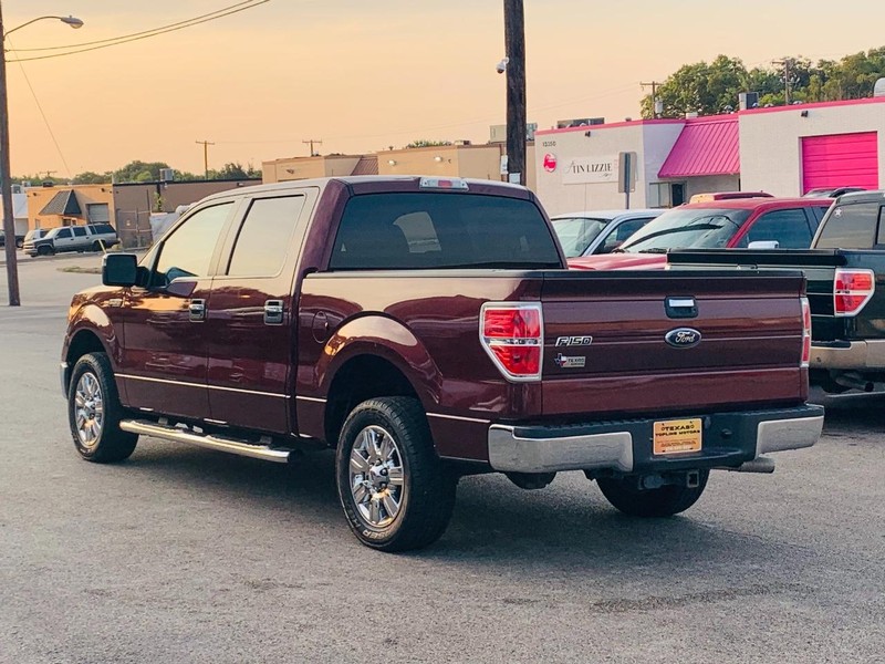 Ford F-150 Vehicle Full-screen Gallery Image 19