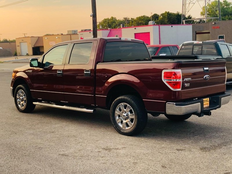 Ford F-150 Vehicle Full-screen Gallery Image 21