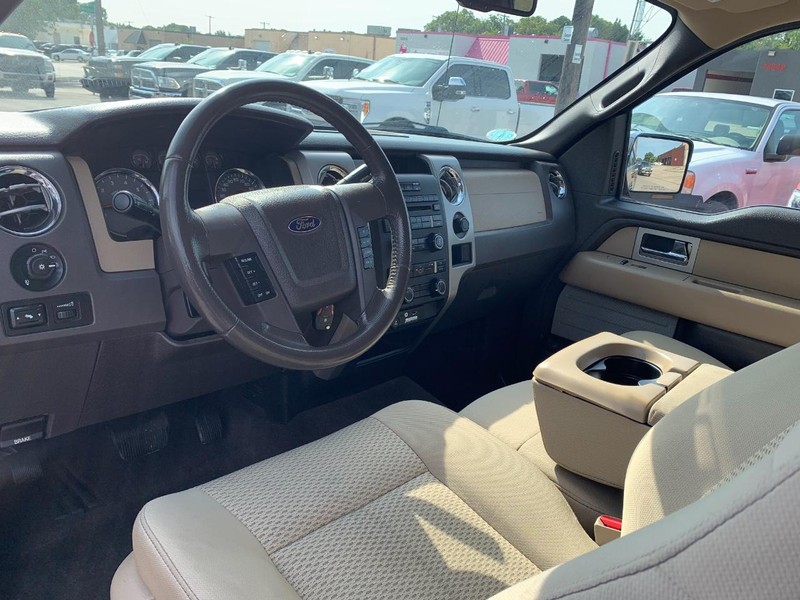 Ford F-150 Vehicle Full-screen Gallery Image 27