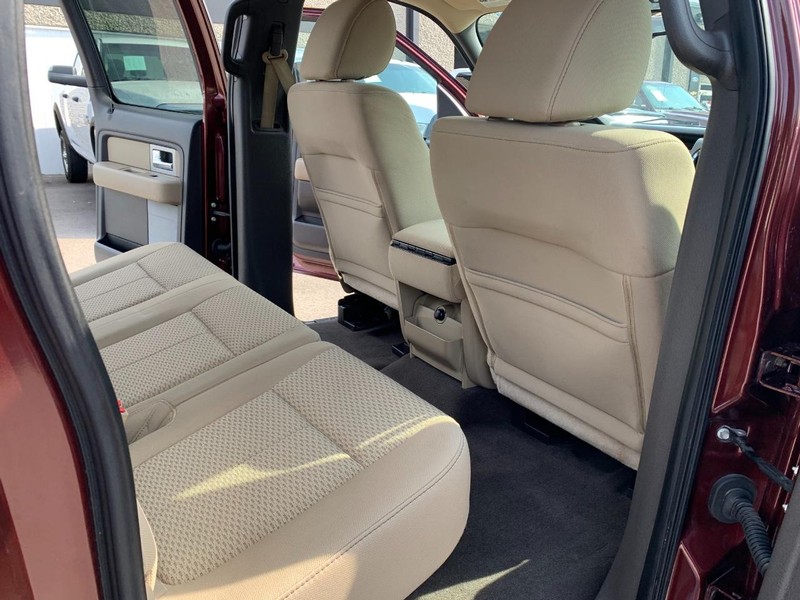 Ford F-150 Vehicle Full-screen Gallery Image 28