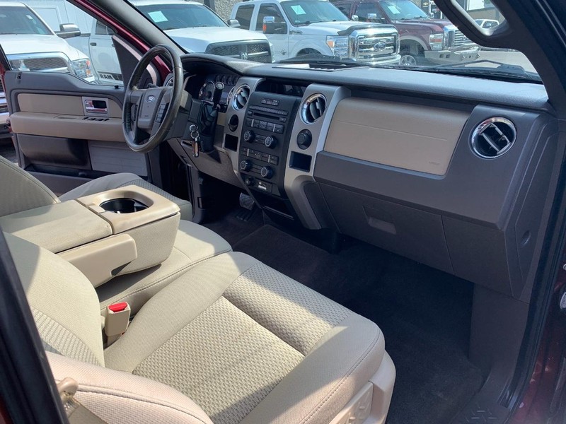 Ford F-150 Vehicle Full-screen Gallery Image 29