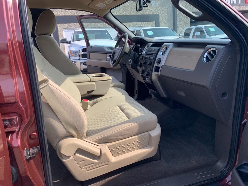 Ford F-150 Vehicle Full-screen Gallery Image 33