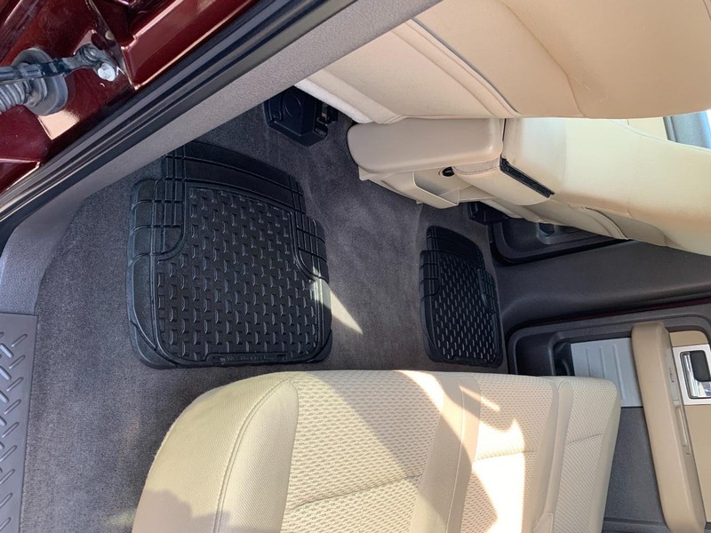 Ford F-150 Vehicle Full-screen Gallery Image 40