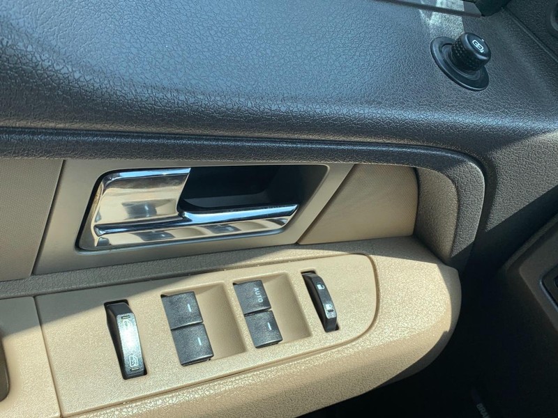 Ford F-150 Vehicle Full-screen Gallery Image 44