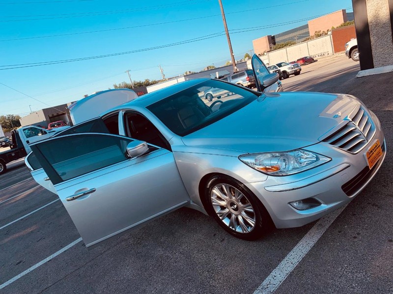 Hyundai Genesis Vehicle Full-screen Gallery Image 29