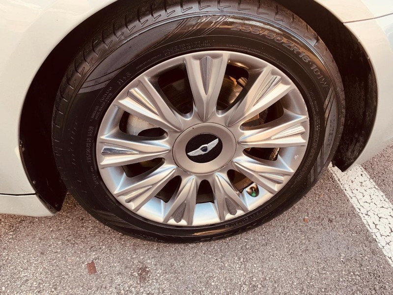 Hyundai Genesis Vehicle Full-screen Gallery Image 30