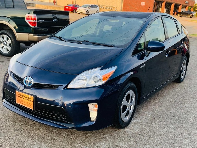 Toyota Prius Vehicle Full-screen Gallery Image 5