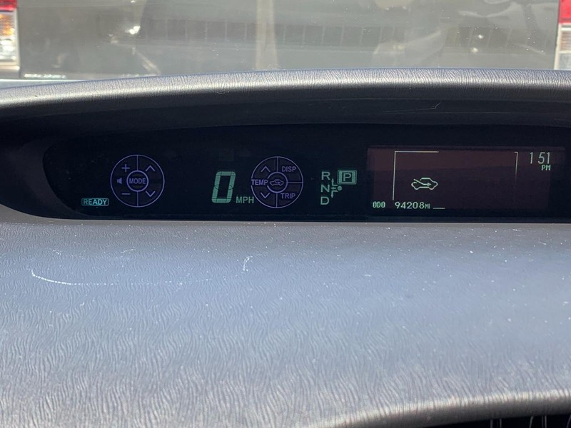 Toyota Prius Vehicle Full-screen Gallery Image 35