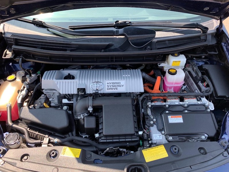 Toyota Prius Vehicle Full-screen Gallery Image 38