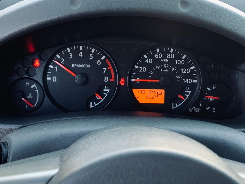 Nissan Frontier Vehicle Full-screen Gallery Image 20