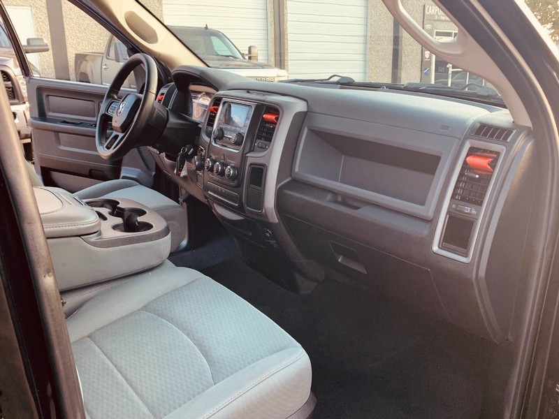 Ram 1500 Vehicle Full-screen Gallery Image 21