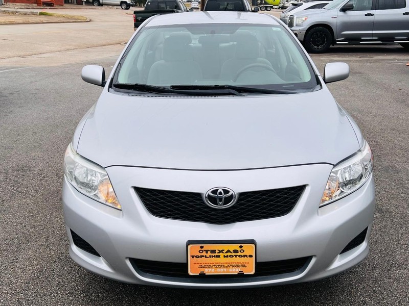 Toyota Corolla Vehicle Full-screen Gallery Image 02