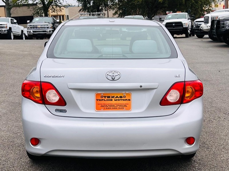 Toyota Corolla Vehicle Full-screen Gallery Image 06