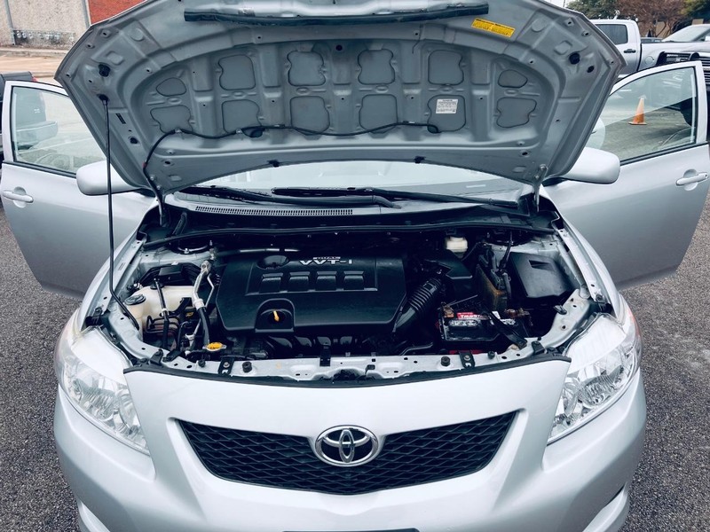 Toyota Corolla Vehicle Full-screen Gallery Image 17