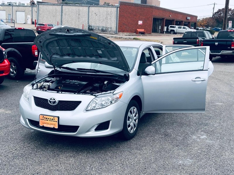 Toyota Corolla Vehicle Full-screen Gallery Image 20