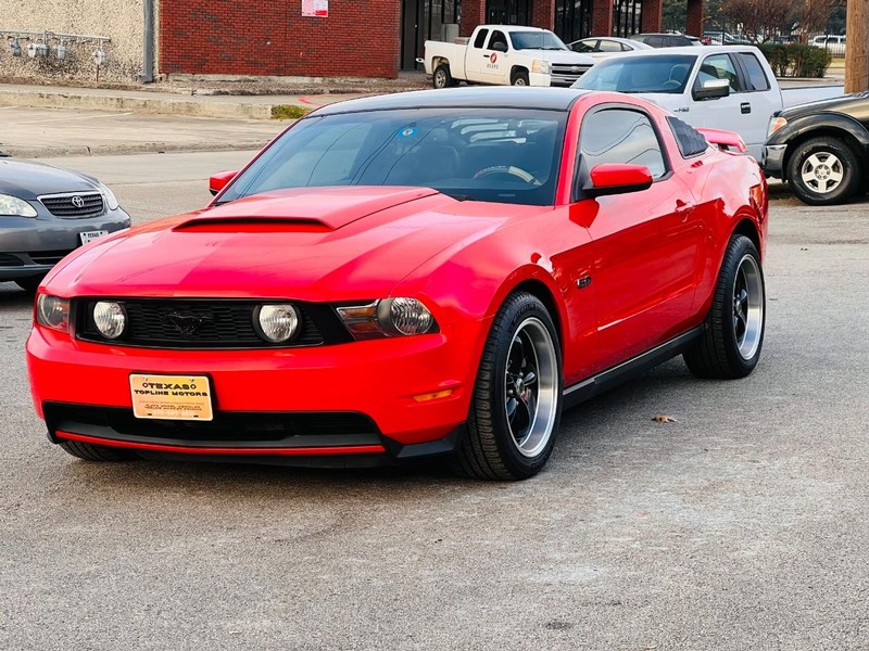 Ford Mustang Vehicle Full-screen Gallery Image 05