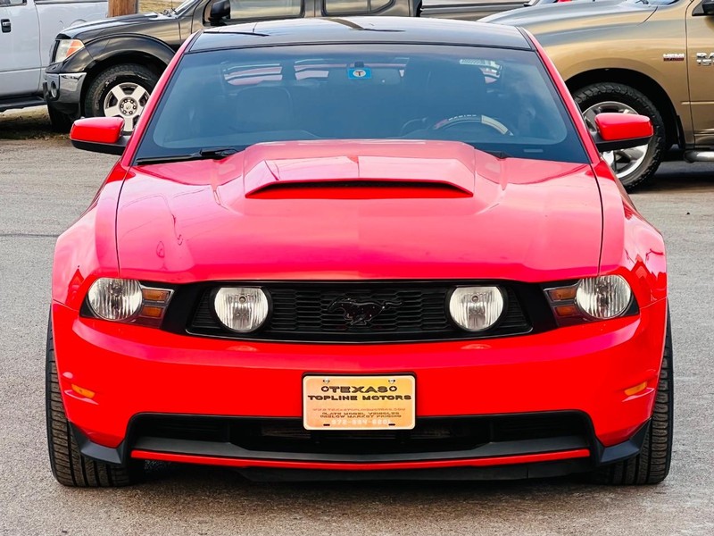 Ford Mustang Vehicle Full-screen Gallery Image 06