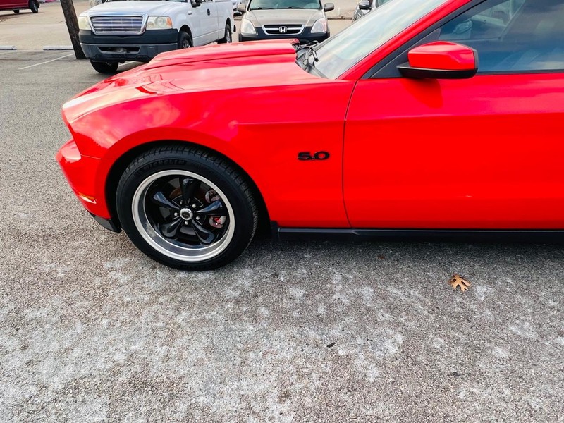 Ford Mustang Vehicle Full-screen Gallery Image 22