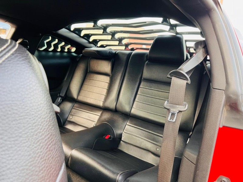 Ford Mustang Vehicle Full-screen Gallery Image 29