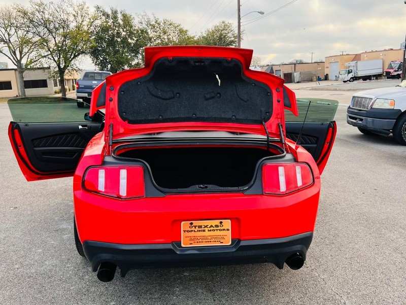 Ford Mustang Vehicle Full-screen Gallery Image 36