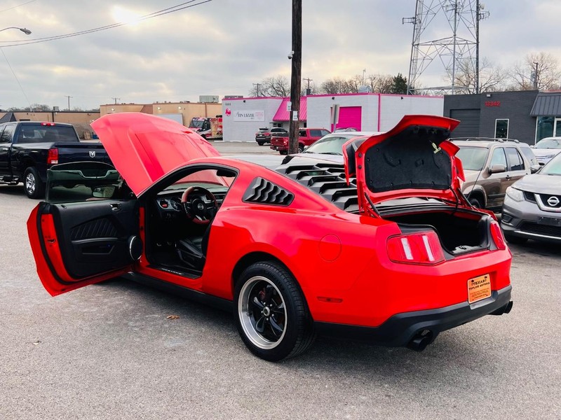 Ford Mustang Vehicle Full-screen Gallery Image 41