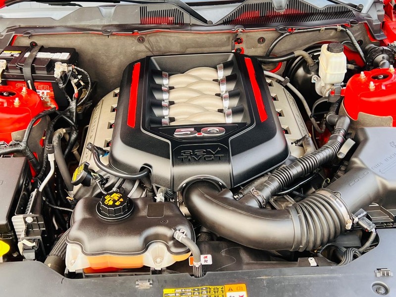 Ford Mustang Vehicle Full-screen Gallery Image 42