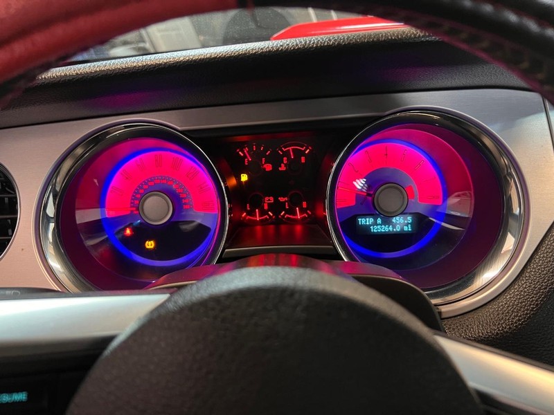 Ford Mustang Vehicle Full-screen Gallery Image 46